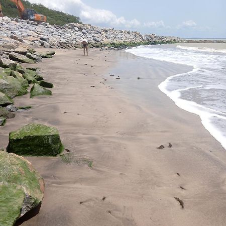 Abuesi Beach Resort Sekondi-Takoradi Екстер'єр фото